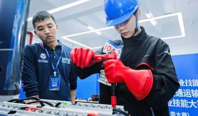 The talent gap exceeds one million! New energy auto repair leads to hot discussion: Online guide for auto bosses